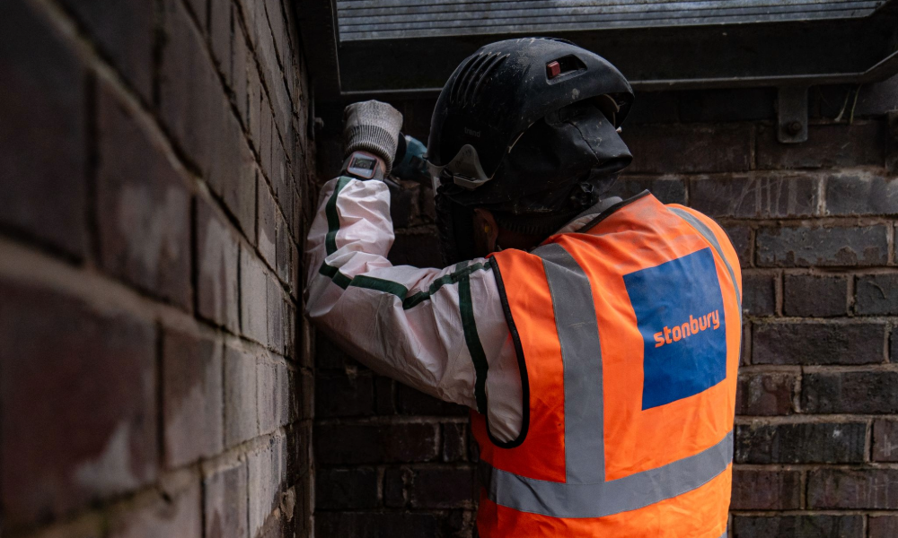 Stonbury is using the R-Link HAVS monitoring device to protect workers from vibration risks. | Ideagen Reactec